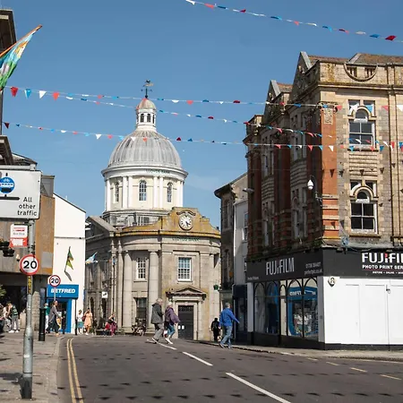 Charming Two-bedroom Artist's In * Penzance